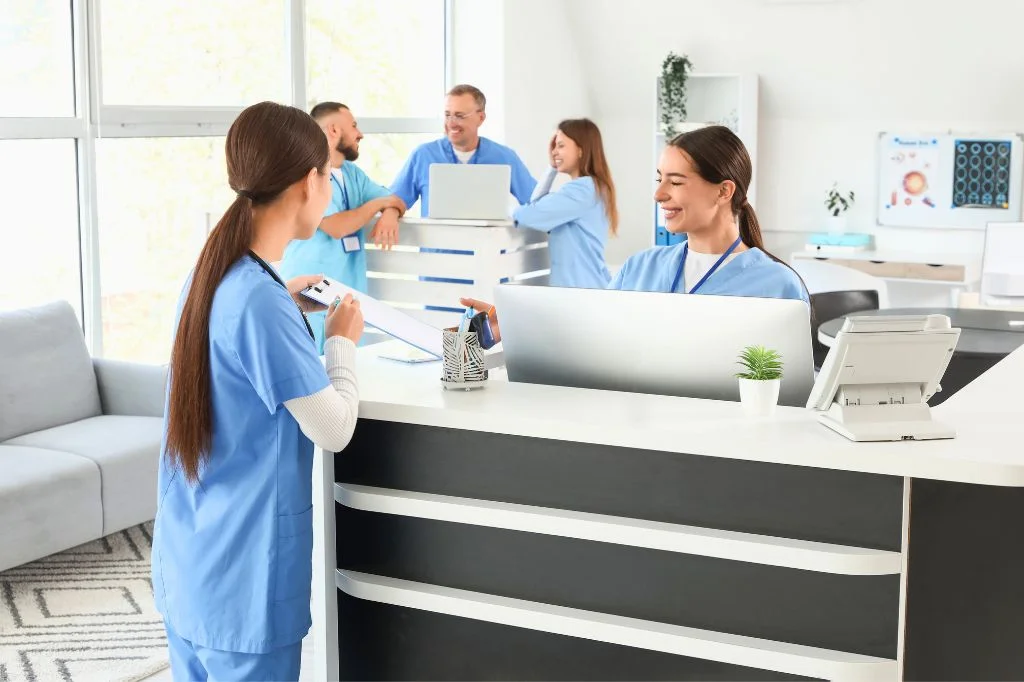 Professional medical team at Hydro Medical Bali at the receptionist.