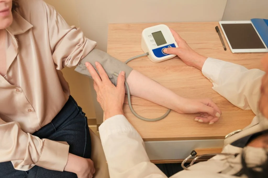 Digital blood pressure monitoring as part of a comprehensive management plan at Hydro Medical Clinic.