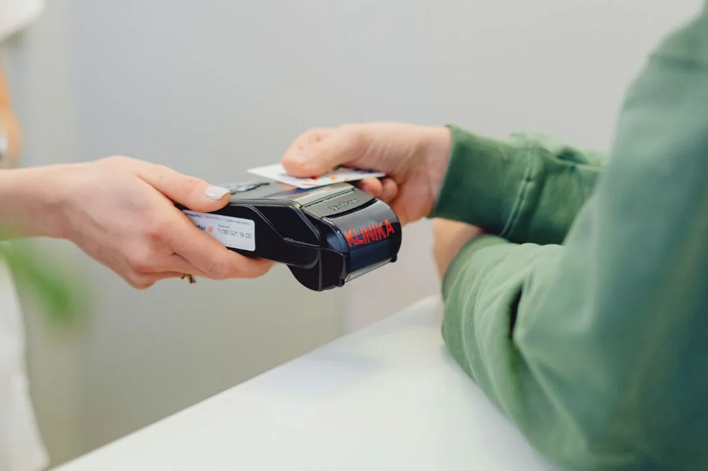 Fast and convenient payment process using an international credit card at the Hydro Medical reception.