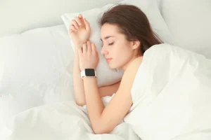 An expat tracking their sleep health and biological rhythm in a calm Bali morning setting.
