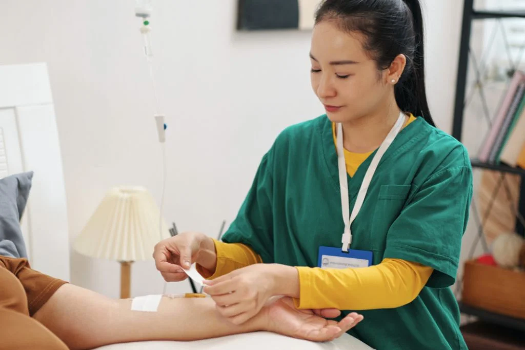Hydro Medical home service providing preventive IV therapy at a private villa.