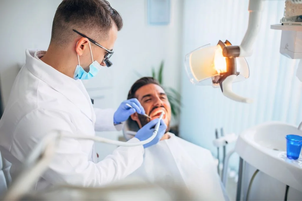 Emergency dental consultation for a chipped tooth at Hydro Medical Bali.