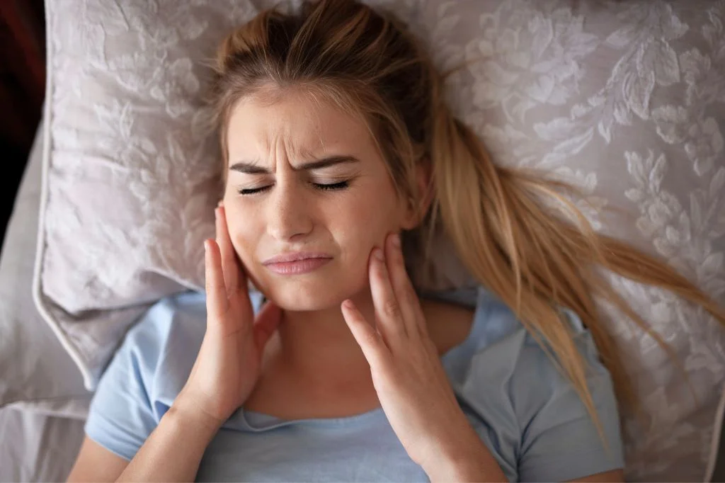 Identifying the cause of sudden jaw pain while in Bali.